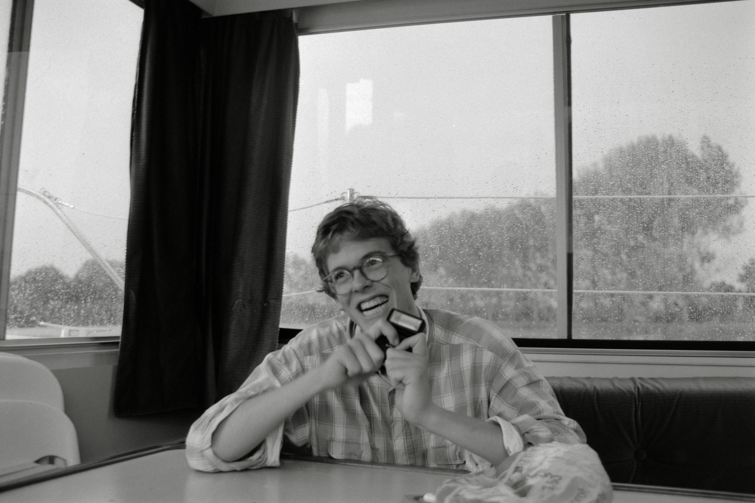 AHP F1990 09 004 sc250506 img19 NLP